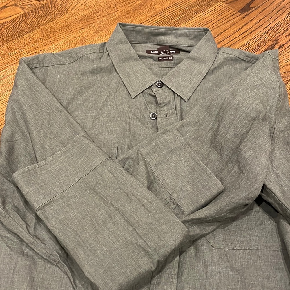 Men’s hunter green button down